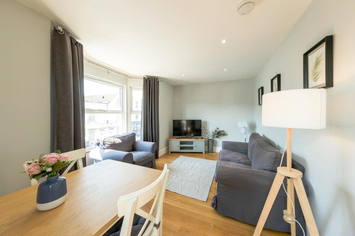 North Street - 2 Bedroom Apartment - Hopewell Bristol Dış mekan fotoğraf